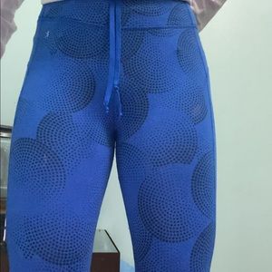 Blue cropped leggings